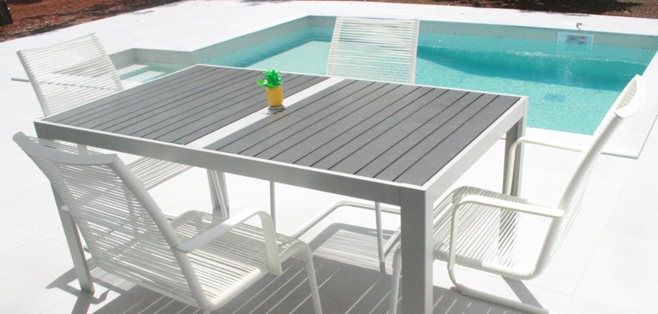 Splash Suites With Private Pools Nikiana Exterior photo